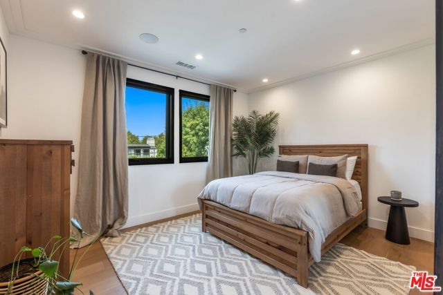 18938 Wells Drive, Tarzana (los Angeles), CA 91356
