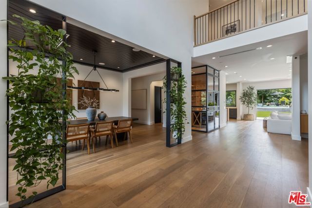 18938 Wells Drive, Tarzana (los Angeles), CA 91356