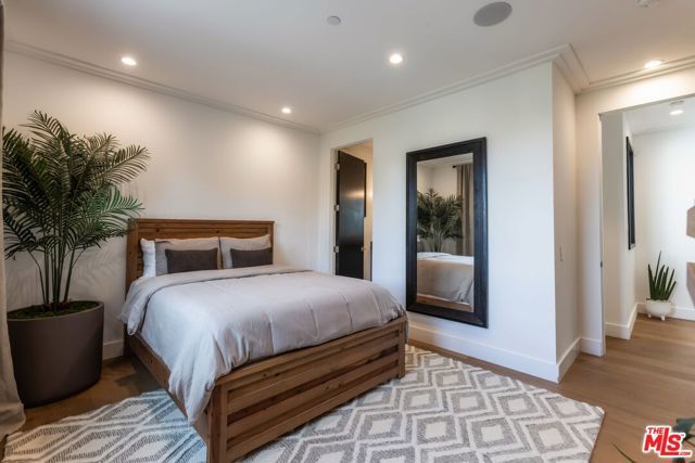 18938 Wells Drive, Tarzana (los Angeles), CA 91356