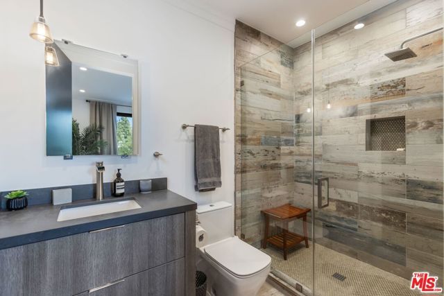 18938 Wells Drive, Tarzana (los Angeles), CA 91356