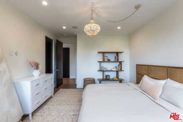 18938 Wells Drive, Tarzana (los Angeles), CA 91356