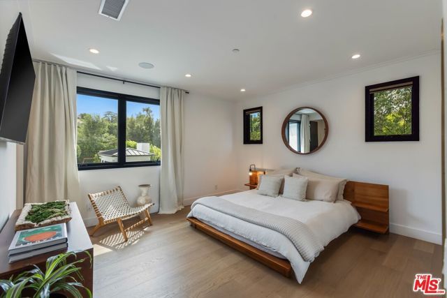 18938 Wells Drive, Tarzana (los Angeles), CA 91356