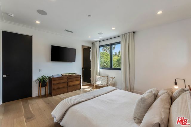 18938 Wells Drive, Tarzana (los Angeles), CA 91356
