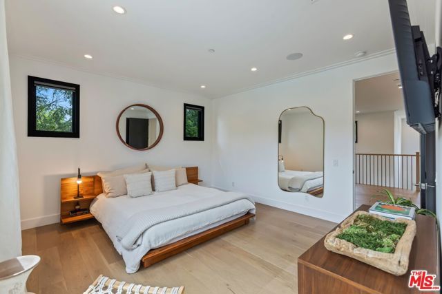 18938 Wells Drive, Tarzana (los Angeles), CA 91356