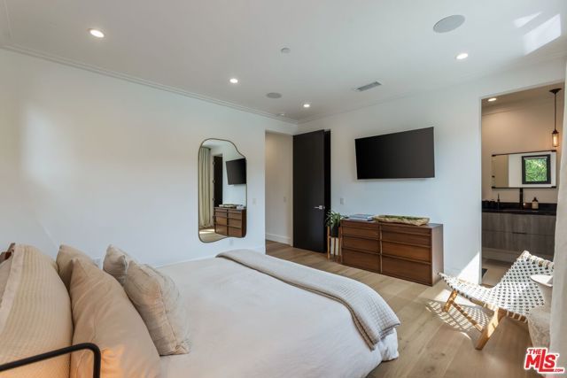 18938 Wells Drive, Tarzana (los Angeles), CA 91356