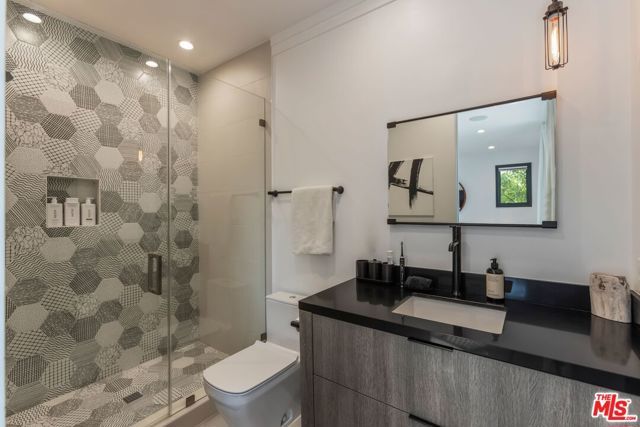 18938 Wells Drive, Tarzana (los Angeles), CA 91356