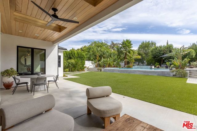 18938 Wells Drive, Tarzana (los Angeles), CA 91356