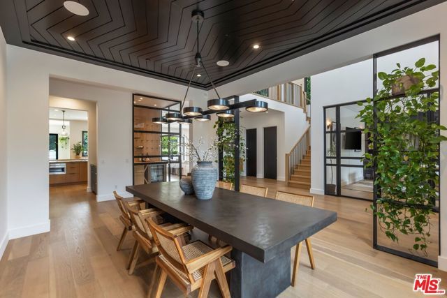 18938 Wells Drive, Tarzana (los Angeles), CA 91356