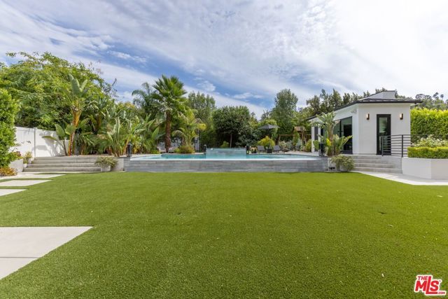18938 Wells Drive, Tarzana (los Angeles), CA 91356