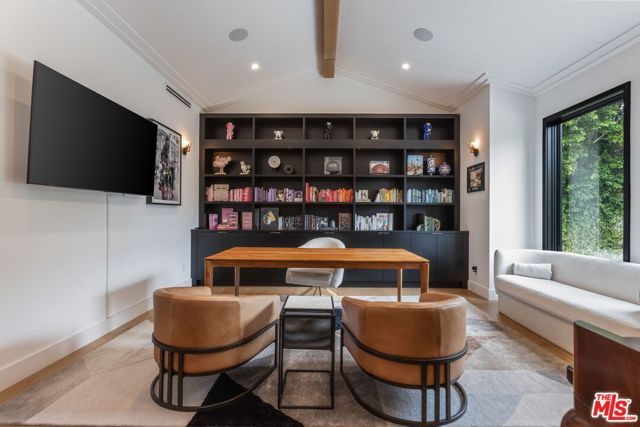 18938 Wells Drive, Tarzana (los Angeles), CA 91356