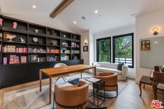 18938 Wells Drive, Tarzana (los Angeles), CA 91356