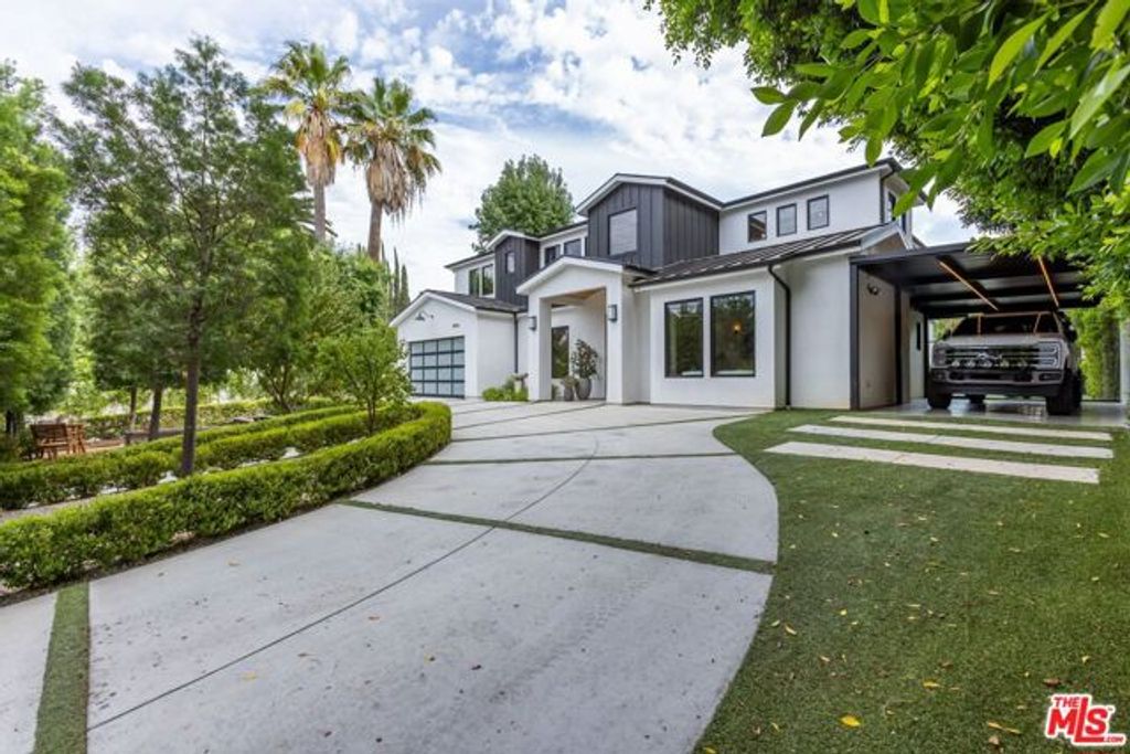 18938 Wells Drive, Tarzana (los Angeles), CA 91356