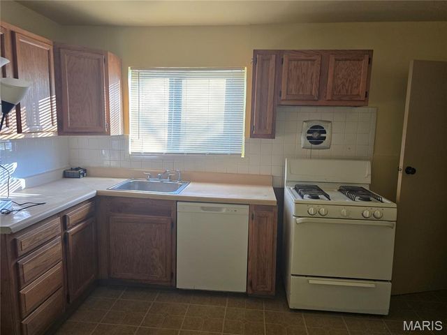 1200 Rhea Avenue, St Louis, MO 63138