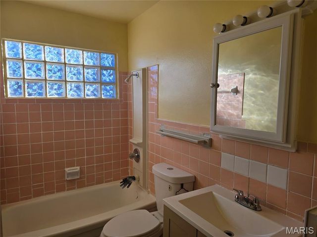 1200 Rhea Avenue, St Louis, MO 63138