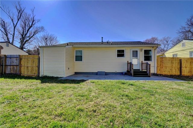 8 N Cypress ST, Hampton, VA 23669