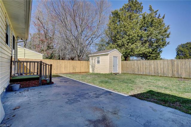 8 N Cypress ST, Hampton, VA 23669