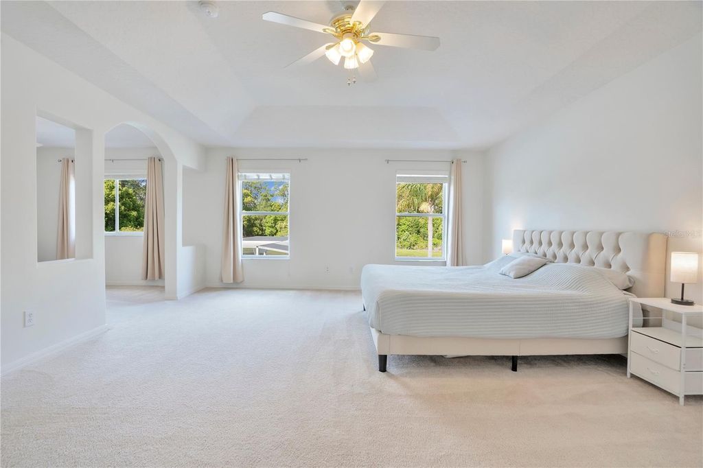 Image 13 of property listing at 9149 PECKY CYPRESS WAY, Orlando, FL 32836