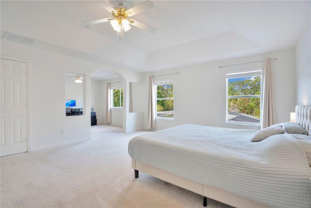 Image 15 of property listing at 9149 PECKY CYPRESS WAY, Orlando, FL 32836