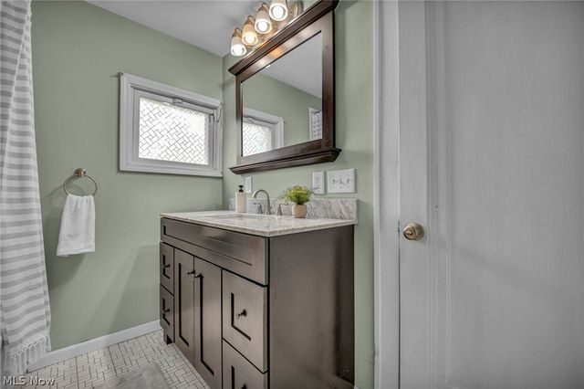 2390 Rinard, Cleveland Heights, OH 44118