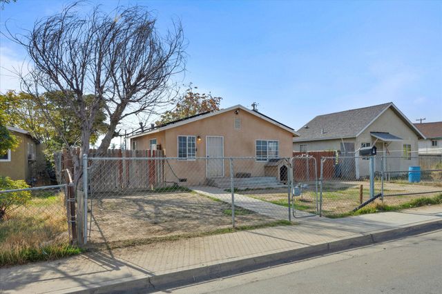 1425 Murdock Street, Bakersfield, CA 93307