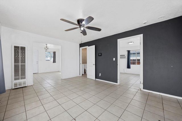 1425 Murdock Street, Bakersfield, CA 93307