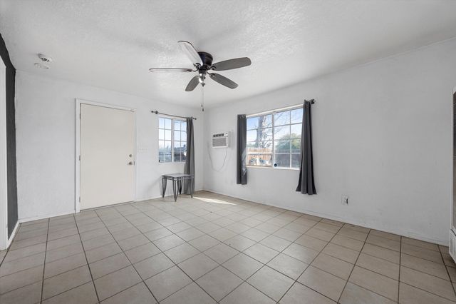 1425 Murdock Street, Bakersfield, CA 93307