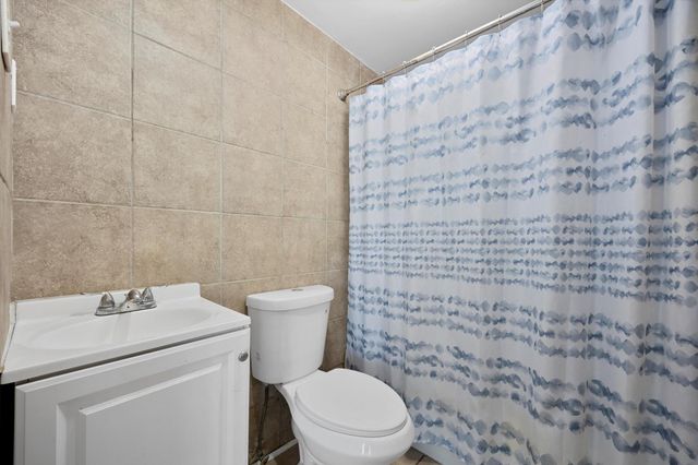 1425 Murdock Street, Bakersfield, CA 93307