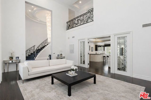 14132 Beresford Road, Beverly Hills, CA 90210