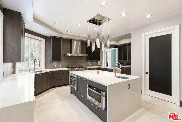 14132 Beresford Road, Beverly Hills, CA 90210