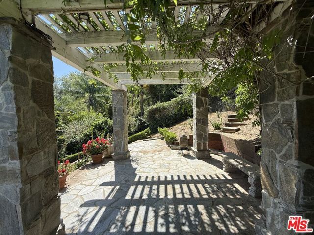 14132 Beresford Road, Beverly Hills, CA 90210