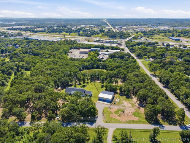 8116 Gary Drive, Tulsa, OK 74131