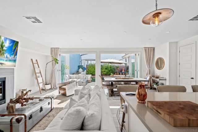 835 Vera St, Solana Beach, CA 92075