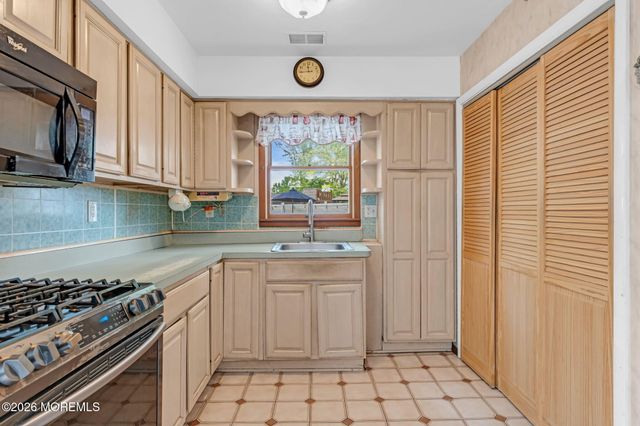 29 Williams Avenue, North Middletown, NJ 07748