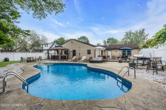 29 Williams Avenue, North Middletown, NJ 07748