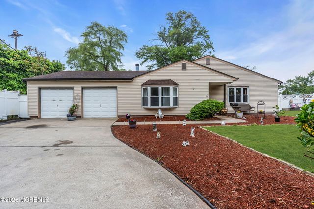29 Williams Avenue, North Middletown, NJ 07748