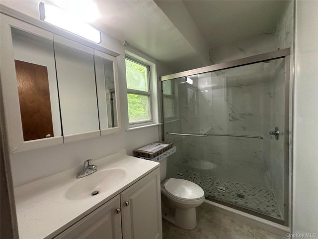 45 Hammond Road, Glen Cove, NY 11542