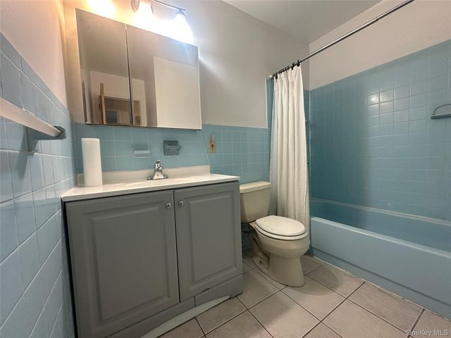 45 Hammond Road, Glen Cove, NY 11542