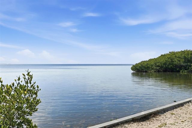 500 SANIBEL COURT, Tarpon Springs, FL 34689