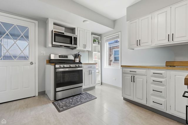 4575 N Narragansett Avenue, Chicago, IL 60630