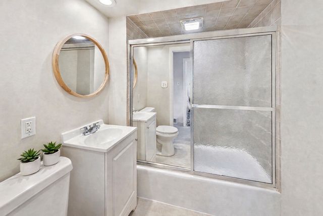 4575 N Narragansett Avenue, Chicago, IL 60630