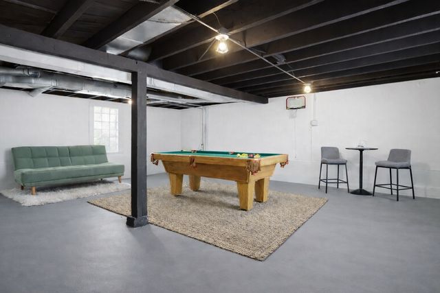 4575 N Narragansett Avenue, Chicago, IL 60630