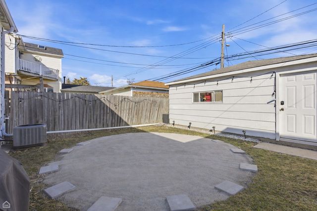 4575 N Narragansett Avenue, Chicago, IL 60630