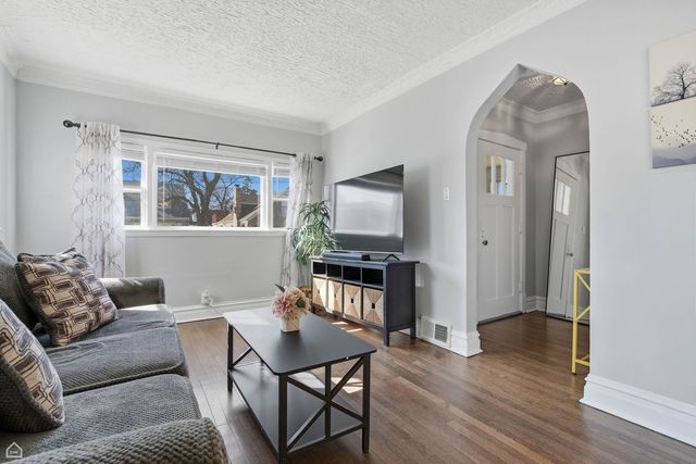 4575 N Narragansett Avenue, Chicago, IL 60630