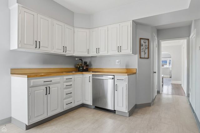 4575 N Narragansett Avenue, Chicago, IL 60630