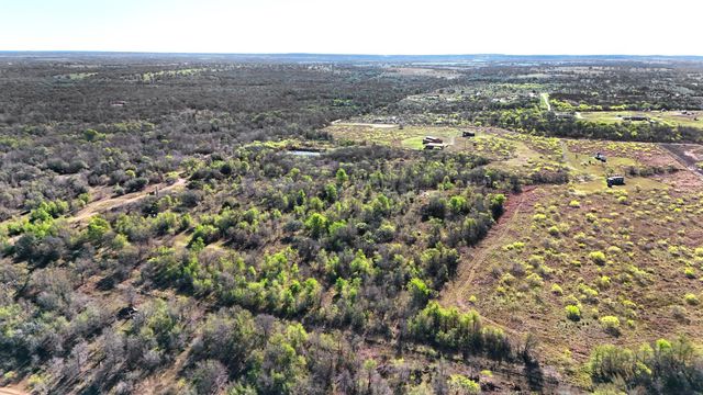 120 Loopsy LN, Dale, TX 78616