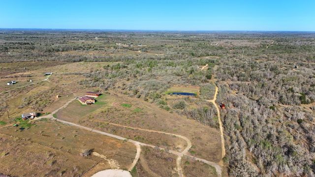 120 Loopsy LN, Dale, TX 78616
