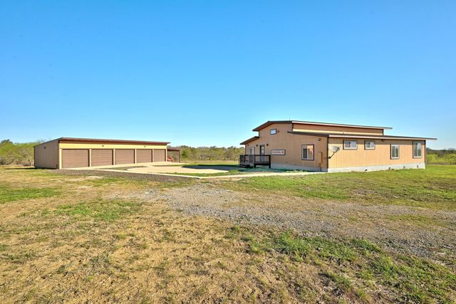 120 Loopsy LN, Dale, TX 78616