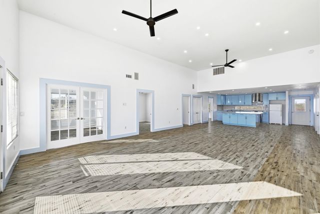 120 Loopsy LN, Dale, TX 78616