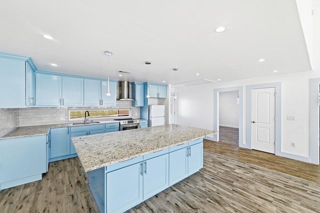 120 Loopsy LN, Dale, TX 78616