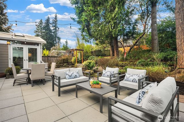 16042 Lake Hills Boulevard, Bellevue, WA 98008